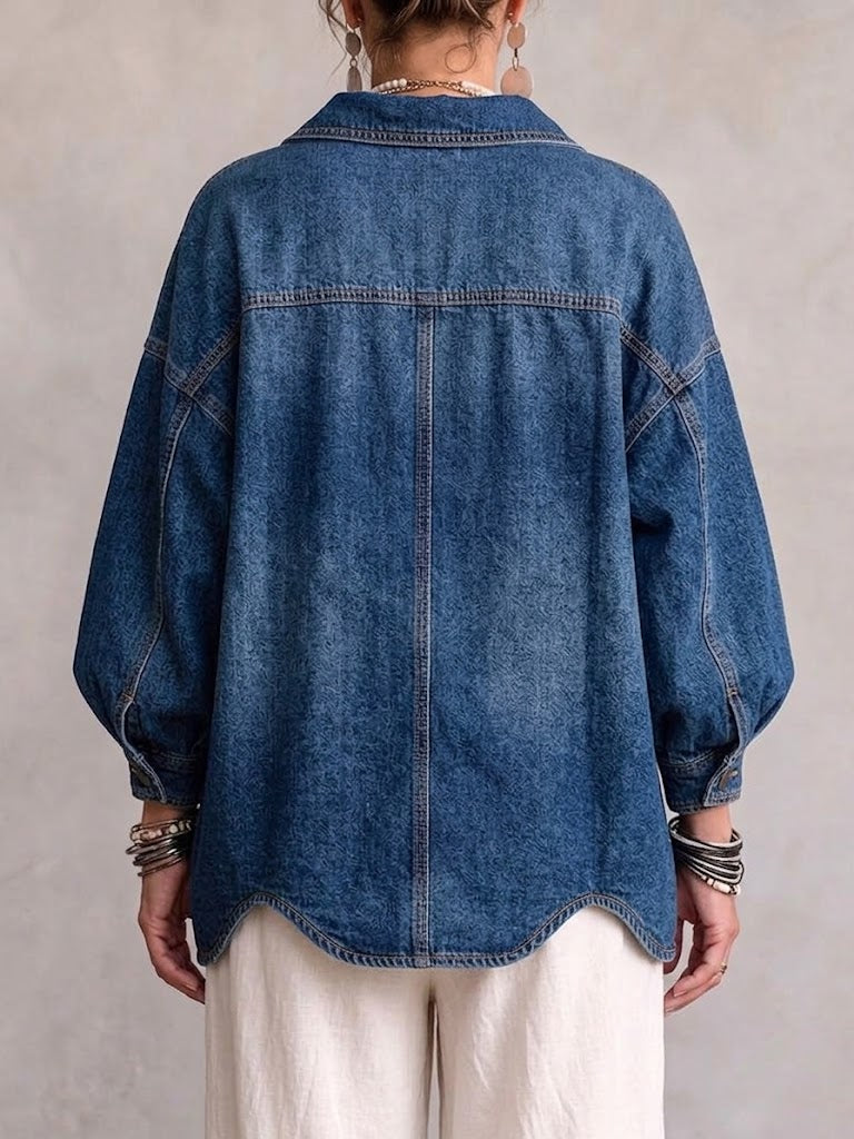 Chaqueta vaquera extragrande con cuello y botones metálicos grandes