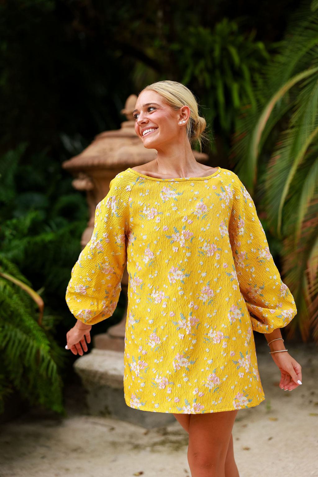 Sara | Vestido corto floral de manga larga - Amarillo