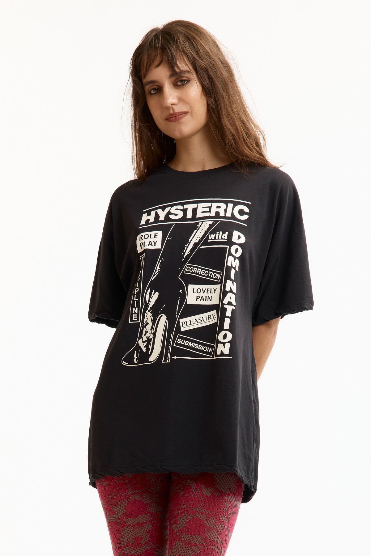 **Camiseta Oversize HYS Dominatrix Boot – Negra**