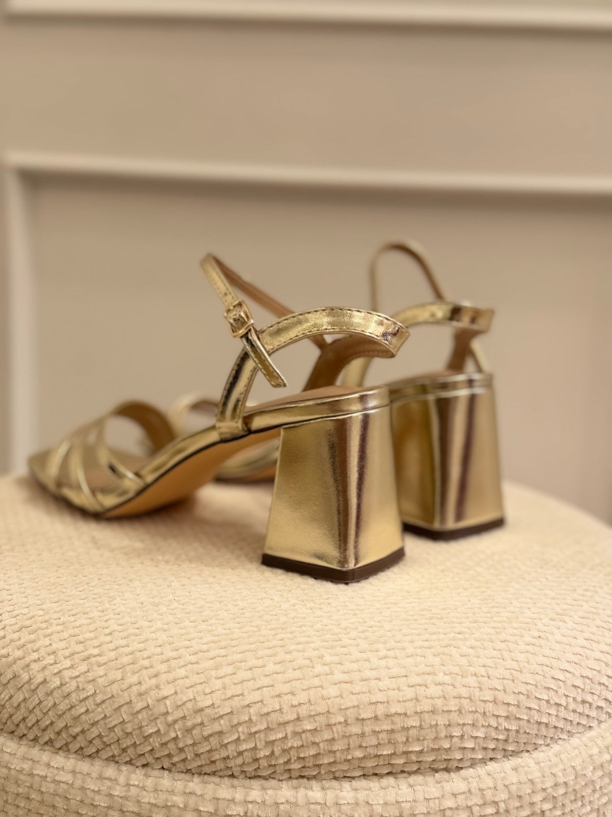 Natalia | Sandalia de tacón bajo - Dorado