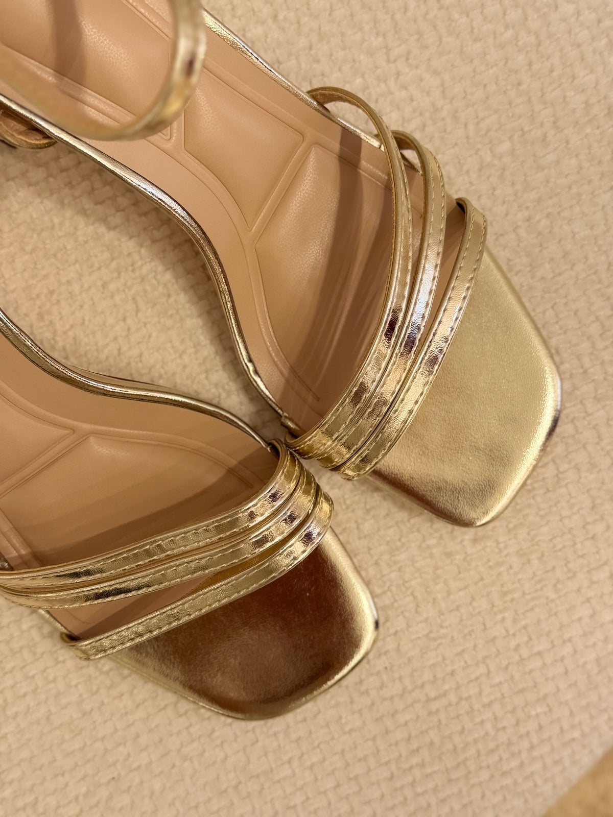 Natalia | Sandalia de tacón bajo - Dorado