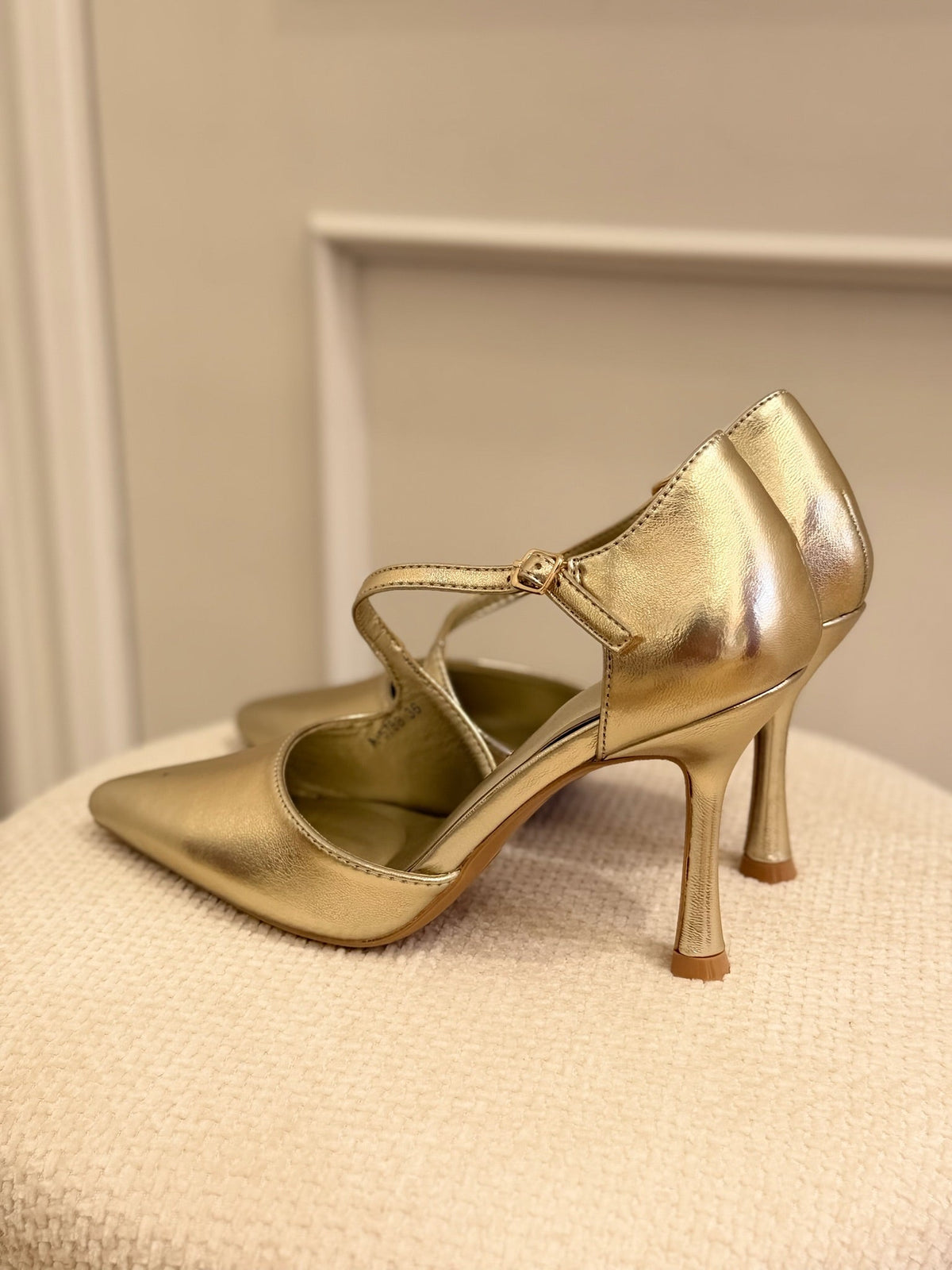 Esther | Zapato de salón de tacón fino - Dorado