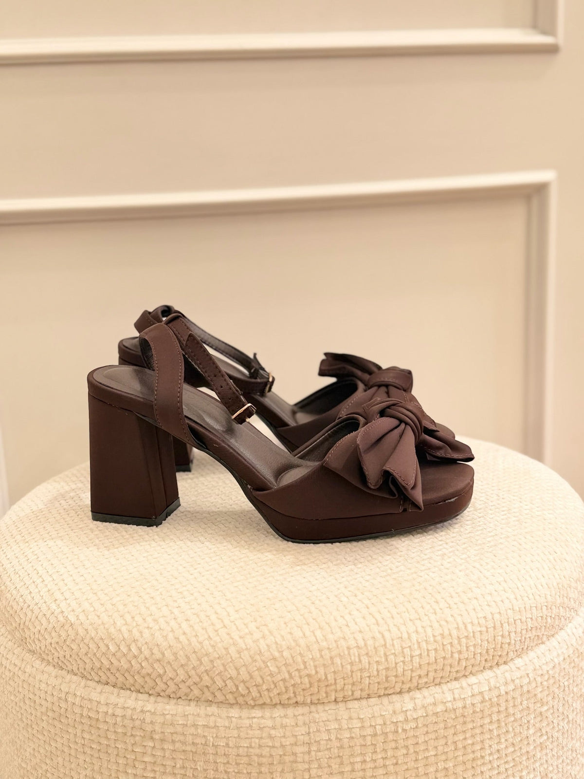 Teresa | Sandalia con lazo - Marrón chocolate