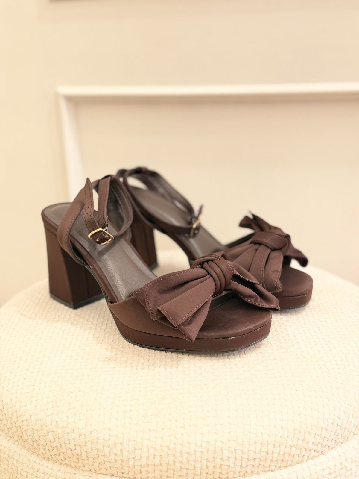 Teresa | Sandalia con lazo - Marrón chocolate
