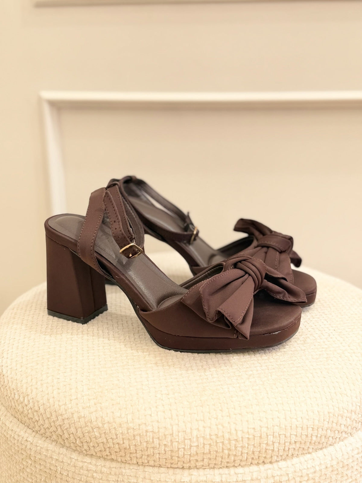 Teresa | Sandalia con lazo - Marrón chocolate