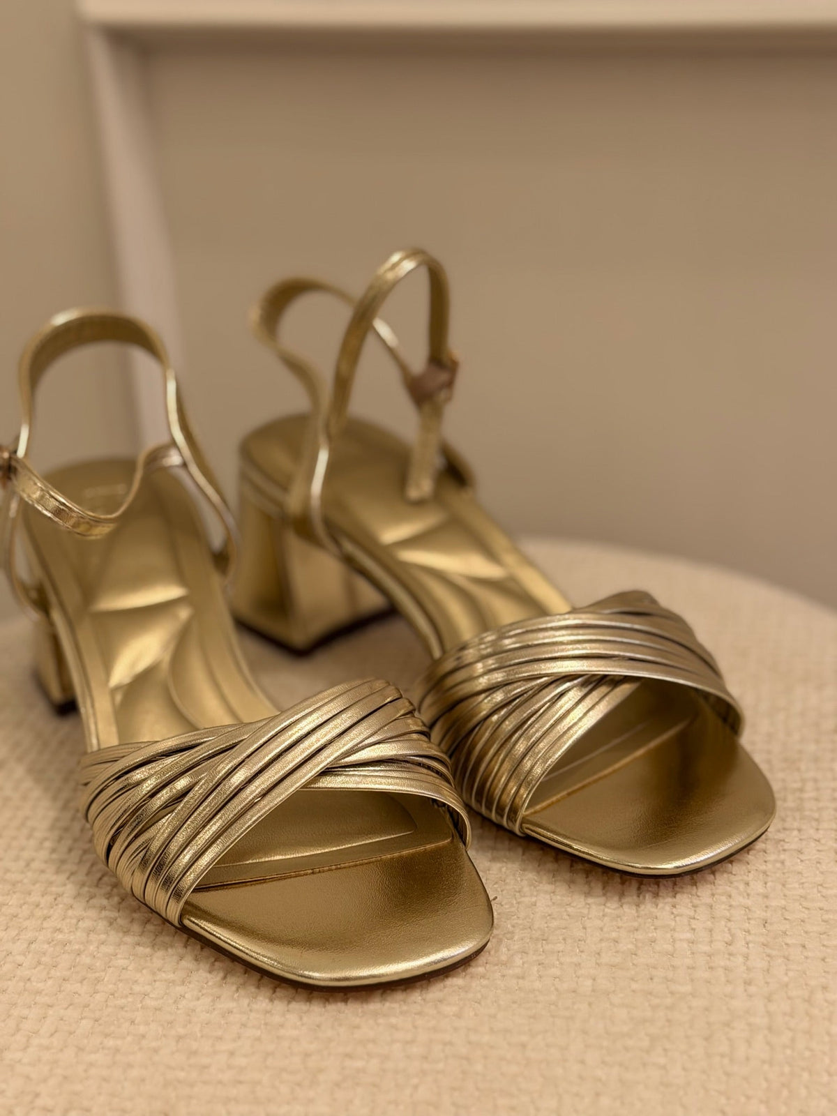 Rosa | Sandalia de cuña - Dorado