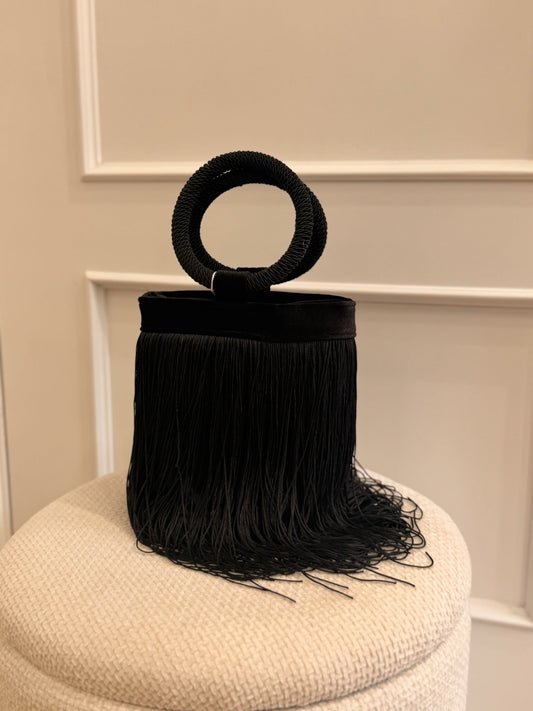Ángela | Bolso saco de flecos - Negro