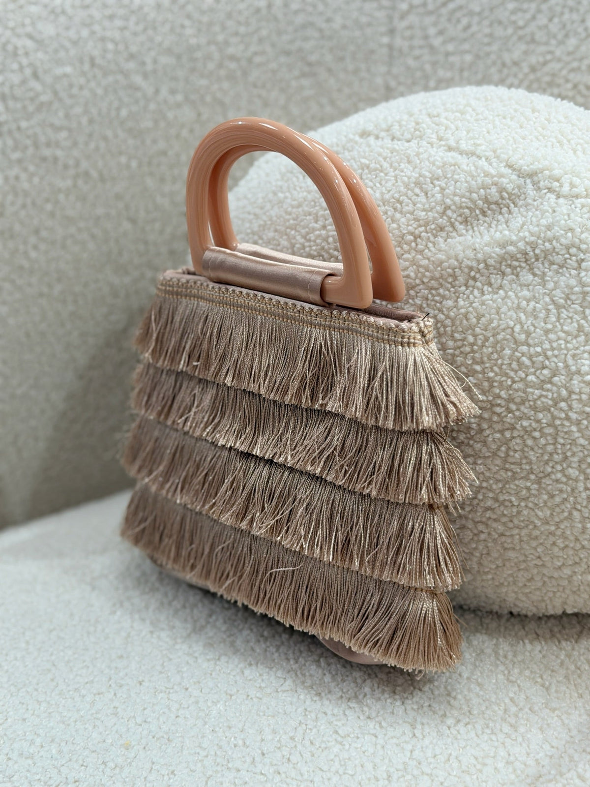 Carolina | Bolso de flecos con asa - Nude